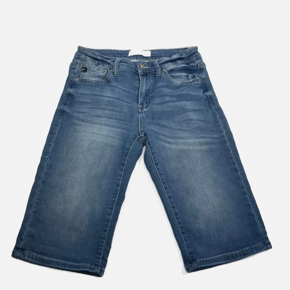 Kancan Estilo Mid Rise Bermuda Blue Denim Frayed Denim Shorts Womens size 27